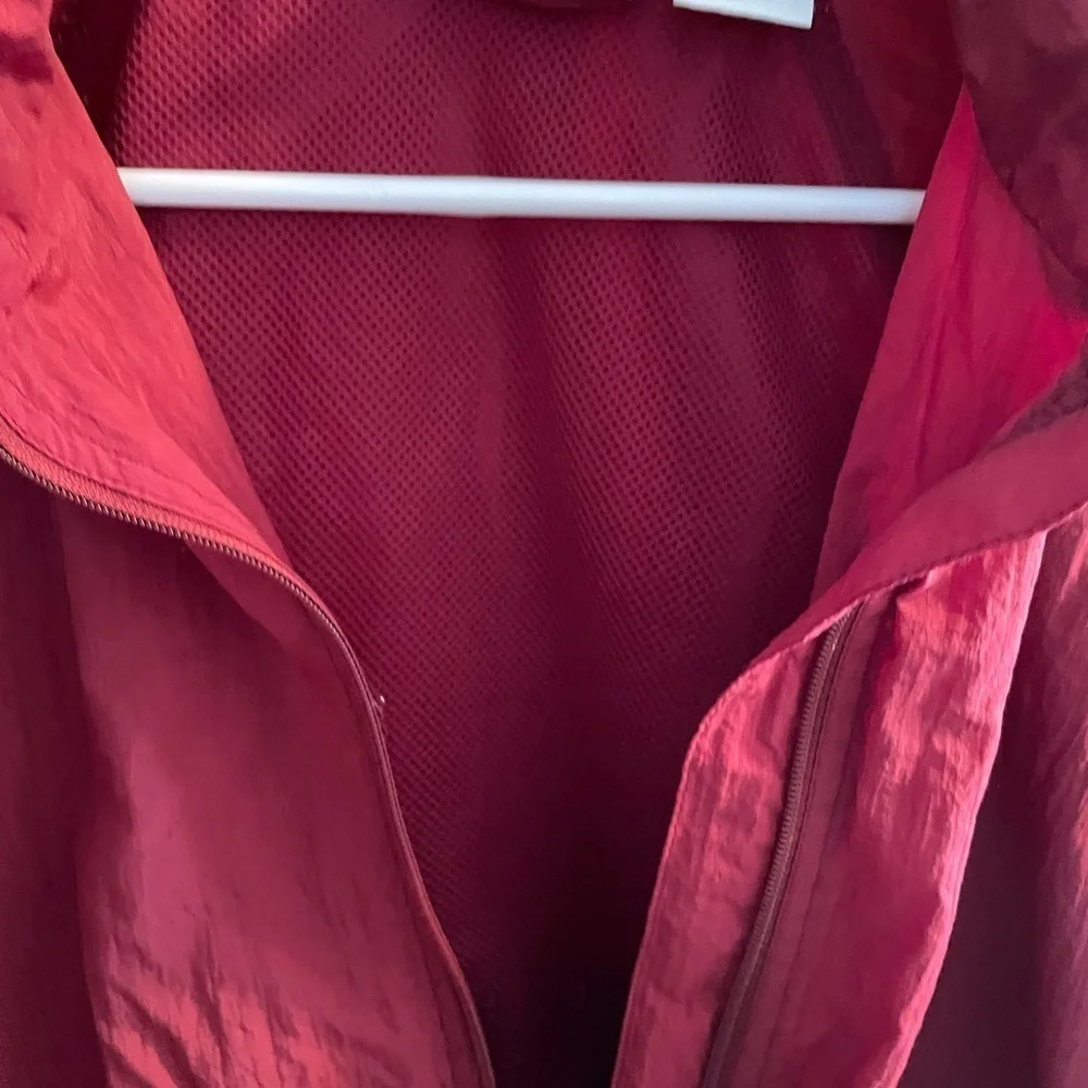 Vintage Reebok Maroon Nylon Windbreaker w/ Hide-away hood zip up - Picture 7 of 10